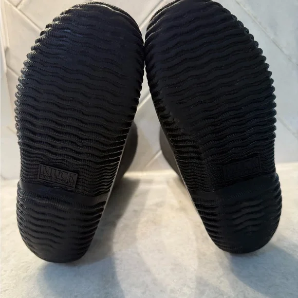Muck Kids Black Boots Big Kid size 1 - Picture 3 of 7